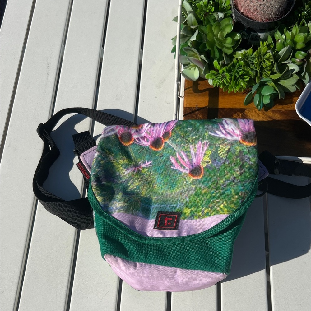 Rickshaw Echinacea Purple Coneflower Floral Green Purple Field bag shoulder pouc